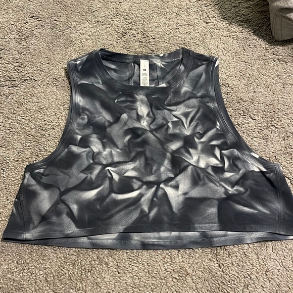 lululemon athletica Tops - LULULEMON cropped workout top